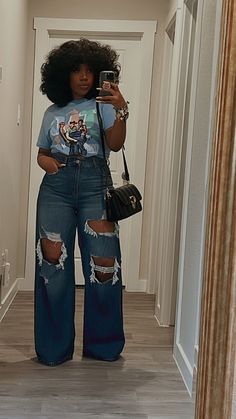 Outside Concert Outfit Spring, El Paso Texas Outfits, 50 Year Old Black Women Fashion, Summer Tom Boy Femme, Grown Woman Outfits Casual, Cute Simple Outfits Black Women, Essence Festival Outfits, Movie Date Outfit Black Women, R B Concert Outfit Night