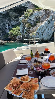 Diner , boat , insta story , lifestyle , food Capri Italia, Luxury Lifestyle Dreams, Future Lifestyle, Rich Life, Future Life, Positano