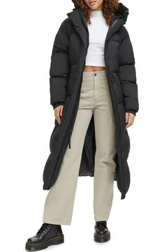 Levi's® Side Zip Hooded Maxi Puffer Jacket | Nordstrom Puffer Jacket Outfit Winter Style, Long Puffer Jacket Outfit, Iceland Clothes, Minimalist Winter Wardrobe, Puffer Coat Outfit, Black Jacket Outfit, Womens Puffer Jacket, Winter Jacket Outfits, Long Winter Coats Women