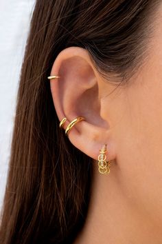 This Cuff & Wrap Earrings item by OhanaJewelsShop has 737 favorites from Etsy shoppers. Ships from Spain. Listed on Jul 28, 2024 Pearl Cross Necklace, Conch Jewelry, Ear Cuff Earrings, Wrap Earrings, Ear Cuff Earings, Conch Piercing, Style Minimaliste, Ear Cuffs, Huggie Hoop Earrings