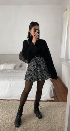 Black Stockings Outfit, Winter Mode Outfits, Stockings Outfit, Fleece Leggings, Miniskirt Outfits, Legging Outfits, Outfit Inspo Fall, Edgy Outfits, Black Tights