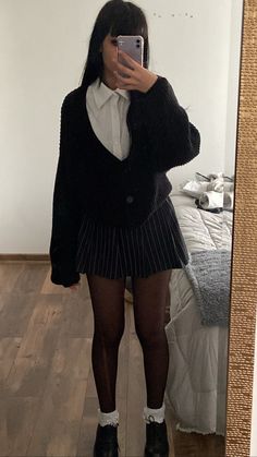 1975 Inspired Outfits, Black Pinstripe Skirt Outfit, Black N White Outfits, Goth Winter Outfits Cold, Festival Fashion Outfit, Preppy Goth, Statement Bags, Fashion Outfit Ideas, Sixth Form