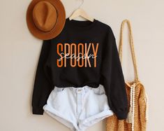 Cozy Fall Sweatshirt, Cute Cricut Sweater, Printed Sweatshirts Women Cricut, Sweaters Vinyl, Top Clothing Brands, Boho Pullover, Halloween Tattoo, Simple Sweaters, Fall Yall