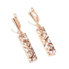 This Sterling Silver, Rose Gold, and High-grade Steel tricolor necklace and earrings set is perfect for any special woman in your life. Crafted with expertly sourced top-grade steel and silver material, these pieces are timeless and sure to make a lasting impression. The pendant is a twisted-rectangle shape adorned with dazzling sparkles, while the 18-inch link-style necklace complements with a bold yet elegant look. Matching tricolor earrings complete the set - perfect for any occasion! Gift it Elegant Rectangular Rose Gold Earrings, Elegant Rose Gold Rectangular Earrings, Rectangular Rose Gold Earrings For A Gift, Elegant Pink Rectangular Earrings, Woven Necklace Diy, Diy Earrings Materials, Velvet Cloth, Gift Sets For Her, Beach Earrings