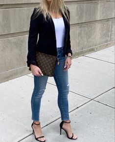 Black Slacks And Heels Outfit, Jeans Blazer And Heels Outfit, Black Blazer Women Outfit, Black Blazer Jeans Outfit Women, Stiletto Heels Outfits Jeans, Summer Wedges Outfit, Outfits Ripped Jeans, Black Pumps Outfit, Fall Outfits Work