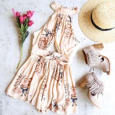 hamptons floral romper Boho Romper, Boho Chic Dress, Bohemian Clothes, Floral Romper, Casual Summer Outfits, Perfect Summer, Look Fashion, Passion For Fashion, Spring Summer Fashion