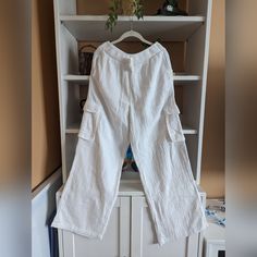 Nwt In White. Size S Short. Cargo Pockets. Elastic Waistband. Cargo Pants With White Long Sleeve, Cargo Pants White Long Sleeve, Short Cargo, Cargo Pant, Pant Jumpsuit, Wide Leg, Color White, Pants For Women, High Waisted