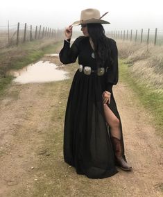 Black Maxi Dress Western Outfit, Fancy Western Dress, Western Black Outfits Women, Long Black Dress Cowboy Boots Outfit, Cowgirl Prom Outfits, Long Dress With Boots Country, Black Cowgirl Dress, Black Dress With Boots Country, Long Dresses With Cowboy Boots