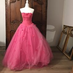 This Dress Is Fit For A Princess. It’s Absolutely Stunning And Sparkles. The Dress Is Brand New And Never Been Worn. It Is A Size 3/4 Pink Prom Dresses Poofy, Magenta Quinceanera Dresses, Pink Ball Gown Prom, Pink Quince, Pink Ball Gown, Fuschia Dress, Graduation Dresses, Prom Colors, Gown Prom