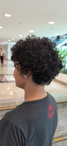 Spiral Perm Short Hair, Curly Haircut Ideas, Perm Short Hair, 3a Curly Hair, Black Hair Makeup, Curly Hair Cut, Curly Hair Wavy