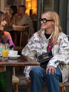 Camille wears Oasi – Palmerie Collection – Black 01 Paris Outfit Aesthetic, Camille Razat, Emily In Paris Fashion, Netflix Tv Series, Emily In Paris Outfits, Camille Styles