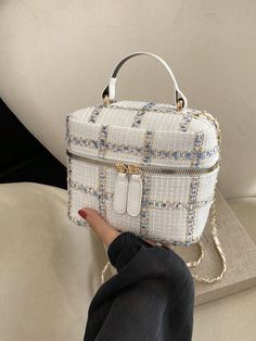 Small Square Bag Women's Autumn New Solid Color Three-Dimensional Mini Box Bag Texture Crossbody Bag White Glamorous   Polyester Animal,Geometric,Plaid Square Bag   Women Bags, size features are:Bust: ,Length: ,Sleeve Length: Shein Bags, Tweed Purse, Party Handbags, Chevron Quilt, Box Bag, Evening Clutch, Bag Bag, Bird In Bag, Square Bag