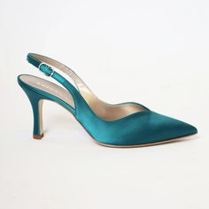 It's fairly easy to fall for our Style Squad Italian Teal Blue Heels, the style is charismatic with a statement-making silhouette. Crafted on 100% Italian Leather, these sandals will stay true to your sophisticated approach to styling. #fashionshoesstyle #womenshoes #womenfashionstyle #womenfashions #trending #womenwear #outfit #shopping #EleganceRedefined #ootd #heels #womenheels Ootd Heels, Italian Heels, Heel Care, Teal Heels, Suede Leather Shoes, Green Heels, Shoe Bags, Point Shoes, Blue Heels