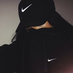 nike jacket hat sportsbra and shoes on girl - Google Search Nike Free Outfit, Makijaż Smokey Eye, Thug Life, Athletic Outfits, Nike Outfits, Gym Outfit, Teen Fashion, Kylie Jenner, New York Fashion