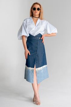 Style A Long Skirt, Skirt Styling Ideas, Rap Skirt, Shirt To Skirt, Denim Fashion Outfits, Long Jean Skirt Outfits, How To Style A Denim Skirt, Plus Size Long Skirts, Denim Long Skirt