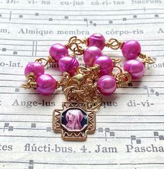 Lourdes rosary bracelet, rare purple enamelled vintage gold medal, catholic prayer beads, catholic gift, jewelry for her, Rosenkranz-Atelier Fuchsia Color, Gold Filigree, Freshwater Cultured Pearls, Gold Medal, Jewelry For Her, Gift Jewelry