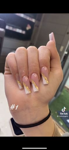 Coffin February Nails, Nail Ideas For Champagne Dress, Clear Nail Designs Square, Marble Gold Nails, 22nd Birthday Nails, Square Nails Ideas Medium, Silver Foil Nails, Gold Design Nails, Gold Flake Nails