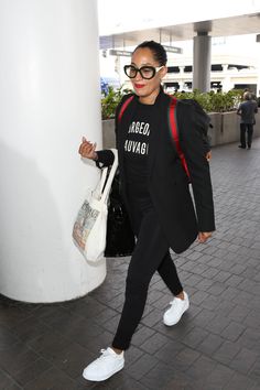 Travel Outfit Sneakers, Ciara Outfits Casual, Chic Plane Outfit Summer, Saturday Outfit Casual Weekend Wear 2024, Airport Pick Up Outfit, Tracee Ellis Ross Style 2024, Notorious Kia Style, Tracee Ellis Ross Street Style, Trace Ellis Ross Style