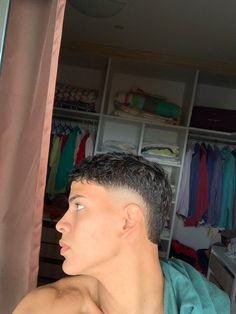 Achraf Hakimi Haircut, Starter Mullet Haircut, Buzz Cut Mullet Men, Burst Fade Straight Hair Men, French Crop Taper Fade, Tapper Hair Men, Short Hair Taper Fade, Burst Fade Buzz Cut, French Crop Mullet