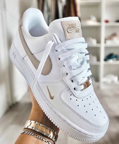 Παπούτσια Nike Free, Skor Sneakers, White Nike Shoes, Trendy Shoes Sneakers, Preppy Shoes