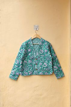 Hand Block Print Cotton Quilted Jacket, Green & White V-Neck New Style Cotton Kantha Jacket Indian Handmade Floral Women's Coat Gift for Her Size Chart- Medium Size- CHEST- 40 INCHES LENGTH- 23 INCH SLEEVE- 22 INCH Large Size- CHEST- 42 INCH LENGTH- 23 INCH SLEEVE- 22 INCH XL Size- CHEST- 44 INCHES LENGTH- 23 INCHES SLEEVE- 22 INCHES XXL Size- CHEST- 46 INCHES LENGTH- 23 INCHES SLEEVE- 22 INCHES NOTE- AS THE JACKETS ARE HANDMADE, EXPECT A SIZE VARIATION OF +-0.5 INCHES. Color- Green & White Boho Vest, Kantha Jacket, Reversible Coat, Hand Block Print, Cotton Quilts, Women's Coat, Quilted Jacket, Vintage Boho, New Style