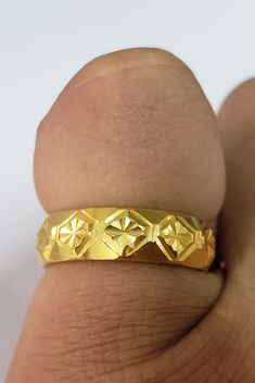 -PRODUCT TYPE - GOLD VERMEIL HEAVY RING -MATERIAL - SILVER -PURITY - 925 SILVER -TOTAL GRAM WEIGHT - 5.040 GRAMS -BAND WIDTH - 5 MM 18k Yellow Gold Vermeil Ring: This is one of the best pieces from our Statement collection. We have made this with 925 silver with great finishing. This ring gives royal touch. We bet! You won't regret after placing an order with us. Cheers and have a nice day! Anirudh Gems Store :- https://www.etsy.com/uk/shop/ANIRUDHGEMSStore?ref=search_shop_redirect We offer more Gold-plated Promise Rings, Gold Engraved Ring With Diamond Cut In Round Band, Gold Engraved Ring With Decorative Band, Gold Engraved Ring Tarnish Resistant, Gold Couple Rings With Diamond Cut In 14k Gold, Gold Promise Ring With Polished Finish, Gold Couple Rings With Polished Finish For Promise, Adjustable Gold Engraved Ring For Formal Occasions, Gold Diamond Cut Ring For Promise