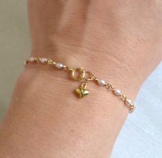 Pearl Gold Bracelet Designs, Gold Pearl Bracelet For Women, Pearl Jewelry Bracelets, Pearl Bracelet Gold Indian, Bracelets Gold Bracelets Gold Simple For Women, Pearl And Gold Bracelet, Women Bracelets Gold Designs, Chain Bracelets Gold Simple For Women, Pearl Jewelry Design Simple