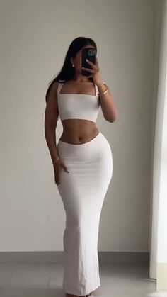 White Dress Classy, Dress Classy, Dress Simple, Simple Dress, Simple Trendy Outfits