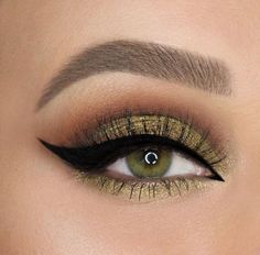 Bridesmaid Makeup Green Eyeshadow, Sage Green Smokey Eye, Olive Green Wedding Makeup, Sage Eye Makeup, Sage Green Eyeshadow, Sage Green Eye Makeup