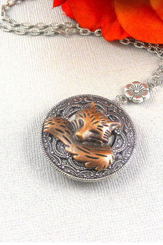 Silver plated locket, embelished with silver plated Victorian filigree. I attached it with cute sleeping beauty fox charm on it. Perfect pendant necklace for loved ones. Vintage Silver Necklace With Copper, Vintage Silver Copper Necklace, Vintage Copper Necklace In Silver, Silver Copper Collectible Necklaces, Silver Medallion Necklace Made Of Copper, Silver Medallion Necklace In Copper, Victorian Style Silver Copper Jewelry, Victorian Style Silver-colored Copper Jewelry, Nickel-free Medallion Locket Necklace For Jewelry Making