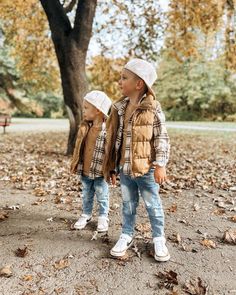 Pumpkin Patch Toddler Outfit Boy, Boys Fall School Pictures Outfits, Thanksgiving Boy Outfit, Fall Boys Outfits, Toddler Boy Pumpkin Patch Outfit, Preschool Outfits Boy, Toddler Boys Outfit Ideas, Boy School Picture Outfits, Toddler Thanksgiving Outfit Boy