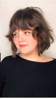 Short Hair Round Face Plus Size, Short Hair Plus Size, Short Bobs With Bangs, Short Wavy Bob, Chic Short Hair, Shaggy Short Hair, Bangs For Round Face