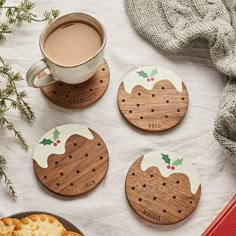 Personalised Wooden Christmas Pudding Coaster Set Create Gift Love Idee Cricut, Christmas Craft Fair, Wooden Christmas Decorations, Cosy Christmas, Christmas Coasters, Handmade Christmas Decorations, Christmas Pudding, Christmas Night