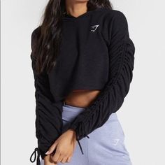 Brand New Gymshark Ruched Cropped Hoodie In Black. Never Worn, Tags Still Attached Gymshark Women, Dresses Uk, Hoodie Top, Cropped Leggings, Cropped Hoodie, Gym Outfit, Gym Women, Black Hoodie, Rush