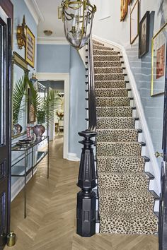 the stairs in this house are decorated with leopard print