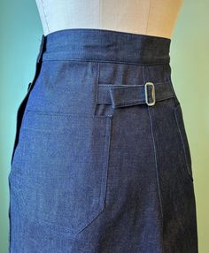 1930s 1940s vintage work style back pockets  wide leg pants. 100% cotton denim fabric(from Japan) and medium weight. Never worn! sample sale! Measurements  Waist- great for actual waist measurement w27-28", you can adjust buttons) Hip-great for actual hip measurement 36-37" ( not snug style) Front rise -12 1/8"under waist band to crotch) Back rise 14 1/2"(under waist band to crotch) Total length 42"( unhemmed) Pants width 11 1/4" Inseams 30" Great for height  5'1"-5'3" custom order $138-$148 Please contact me if you have any questions. :) 1940s Pants, 1950s Jeans, Style Wide Leg Pants, Astoria Ny, Indigo Color, Fish Eye, Indigo Colour, Plain Fabric, Work Style