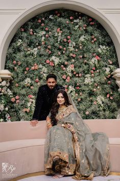 Reception Brides Indian, Reception Bride Indian, White Wedding Sari Brides, Reception Dress Bride Indian Saree, White Bollywood Saree For Reception, Indian Reception Bride, Reception Dress Bride Indian, Desi Bridesmaids, Bride Reception Dresses