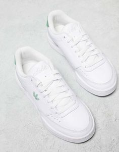 Zapatos de adidas Originals Abróchate los cordones y sal a la calle Diseño de corte bajo Cierre con cordones Lengüeta y tobillo acolchados Detalle característico de adidas Originals Perforaciones para mejor transpiración Suela de goma resistente Suela texturizada antideslizante Adidas Branding, Adidas Brand, Profile Design, Low Profile, Adidas Originals, Jewelry Shop, Baskets, Asos, Online Shopping