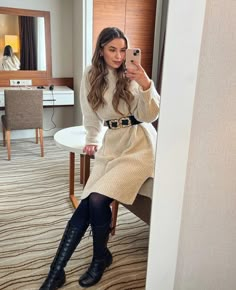 Lawyer Outfits Women, Female Lawyer Fashion, Female Lawyer, Lawyer Outfits, Lawyer Fashion, Fashionable Work Outfit, Elegant Outfit Classy, Classy Winter Outfits