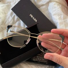 I Wish I Keep These But My Dr Doesn’t Want Me To Use These So One Lucky Gal Deserves Them <33 *Nvr Worn Btw* Womens Glasses 2024, Old Money Glasses, Statement Glasses, Makeup Glasses, Fancy Glasses, Glasses Inspiration, Luxury Glasses, Prada Eyeglasses, Glasses Makeup