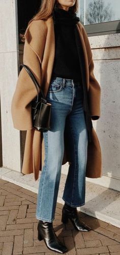 Outfit Choices, Christmas Outfit Ideas, Outerwear Trends, Cold Weather Outfit, Black Jeans Outfit, Winter Outfits Cold, Elegante Casual, Paris Outfits, Cute Winter Outfits