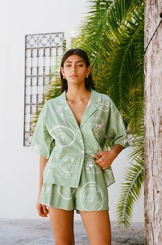 Clothing Photoshoot, Summer Sets, Luggage Labels, Satin Set, Resort Shirt, Vacation Wardrobe, Resort Fashion, Set Outfits, Effortless Outfit