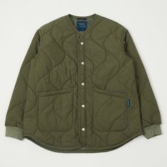 Lavenham have slightly redesigned their quilt liner jacket for an exclusive SON OF A STAG collection. The brands unique, minimalist take on traditional British outdoor and country clothing is on full display with standout jacket. Constructed from a durable waxed cotton shell, the liner has been adorned with patch pockets on the front, and a snap button front closure for ease of use. To ensure warmth on colder days, the horse rug quilt pattern has been lightly wadded. 100% Waxed Cotton outer 100% Polyester wadding/lining Original 'horse rug' pattern quilt 2 front patch pockets Snap button closure Made in Suffolk, England Product code: LV10070 J02 Wave Quilt, Horse Rug, Workwear Boots, Denim Repair, Liner Jacket, Horse Rugs, Ivy Style, Country Clothing, Wing Shoes