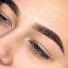 Eyebrow Before And After, Brow Threading, Eyebrow Embroidery, Powder Brows, Barbie Fashionista Dolls, Beauty Academy, Brow Artist, Brow Color, Brow Wax