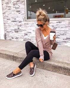 Shoes Stitch, Wrap Front Sweater, 2019 Fashion, Mode Inspiration, Outfits With Leggings