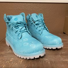 Worn No Box Timberland Boots Floral Classic Maui Blue Size 6.5 Youth Timberland Kids, Timberlands Shoes, Timberland Shoes, Timberland Boots, Maui, Kids Shoes, Shoe Boots, Kids Shop, Color Blue