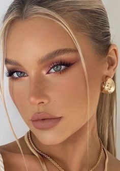 Classy Makeup, Gorgeous Birthday, Birthday Hairstyles, Eye Makeup Pictures, Eye Makeup Designs