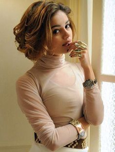 Italian Bob, Sophie Charlotte, Amazing Hairstyles, Hairstyles For Girls, Chin Length Hair, Haircuts For Medium Hair, Hair Styler, Hairstyles For Short Hair