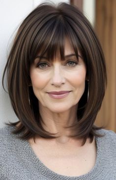 Haircuts For Foreheads, Hairstyles For Medium Length Hair For Women Over 60, Long Layers Bob, Medium Length Hair With Side Bangs, Courtney Cox Hair, Mid Haircut, Fine Hair Styles For Women, Dark Blonde Hair Color, Medium Bob Hairstyles