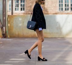 6 Chic Ways the Street Style Pros Showed Some Skin at Australian Fashion Week - Show Off Your Legs from InStyle.com High Heel Loafers Outfit, Heel Loafers Outfit, Heeled Loafers Outfit, Loafers Men Outfit, Best Loafers, Black Suede Dress, High Heel Loafers, Brown High Heels